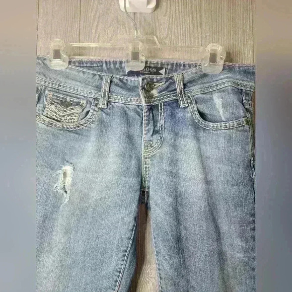 VIGOSS light wash distressed boot cute jeans size 3. - Picture 2 of 6